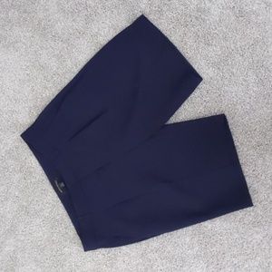 NWOT! Banana Republic Navy Blue Trouser Loose Leg Short, Size 6